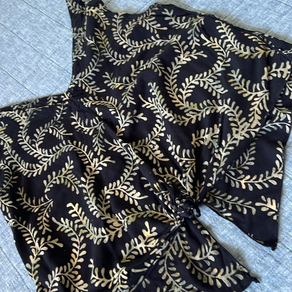 Tropical Print 100% Rayon V Neck Tank Black and Green Leaves | XS - Picture 4 of 7